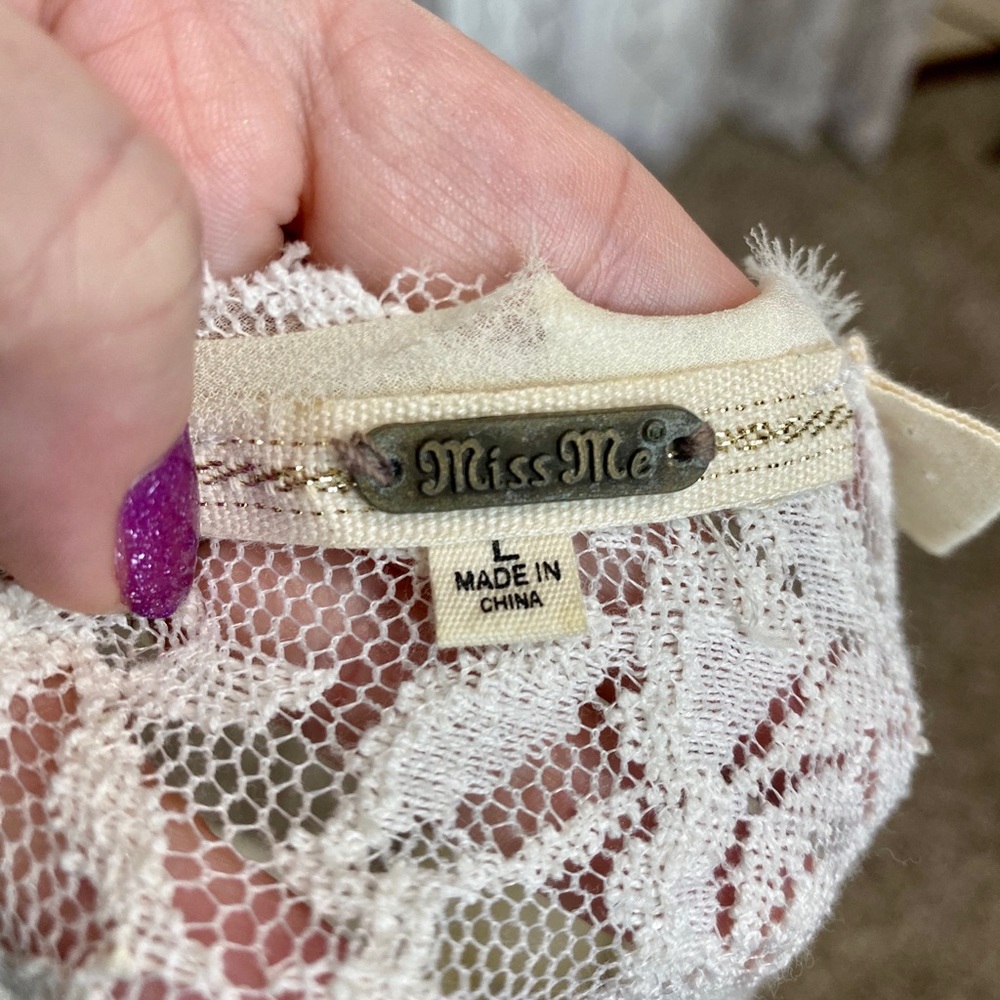 Miss Me Lace And Crochet Top Size Large - Picture 5 of 6
